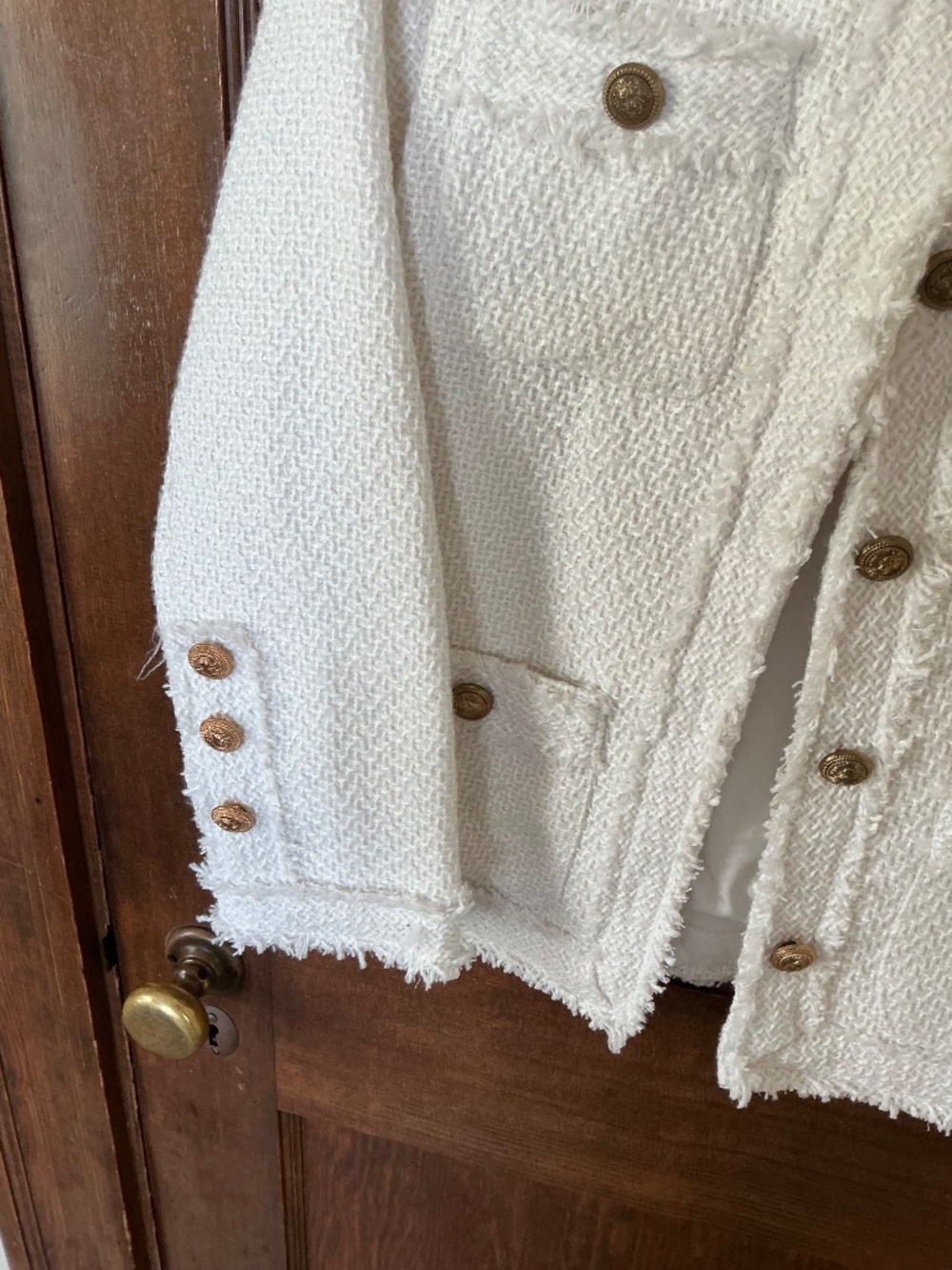 Women’s White Tweed Jacket Gold embossed button detail size sm NWOT $149R - Picture 13 of 14